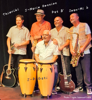 Thieriki et le groupe Nuits Canailles en scène